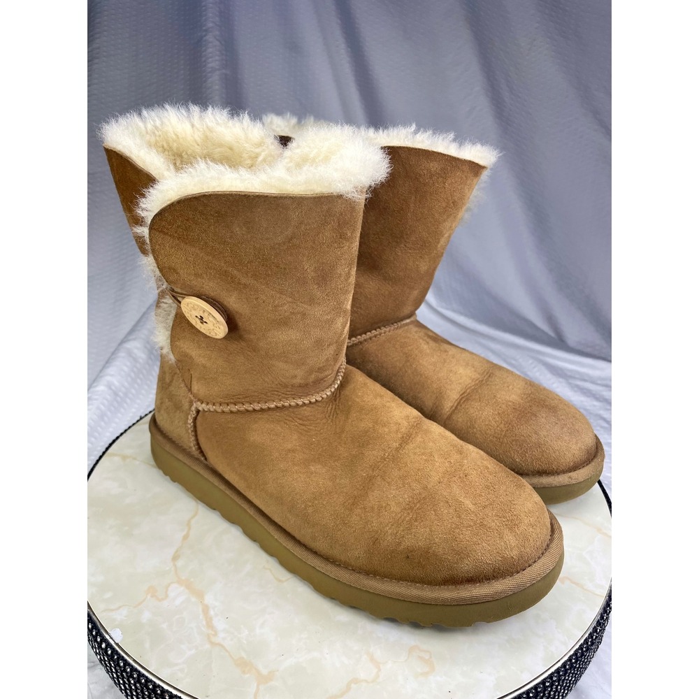 UGG Bailey Button II Suede Sheepskin Boots Women Sz 10 Chestnut Tan Winter Cozy